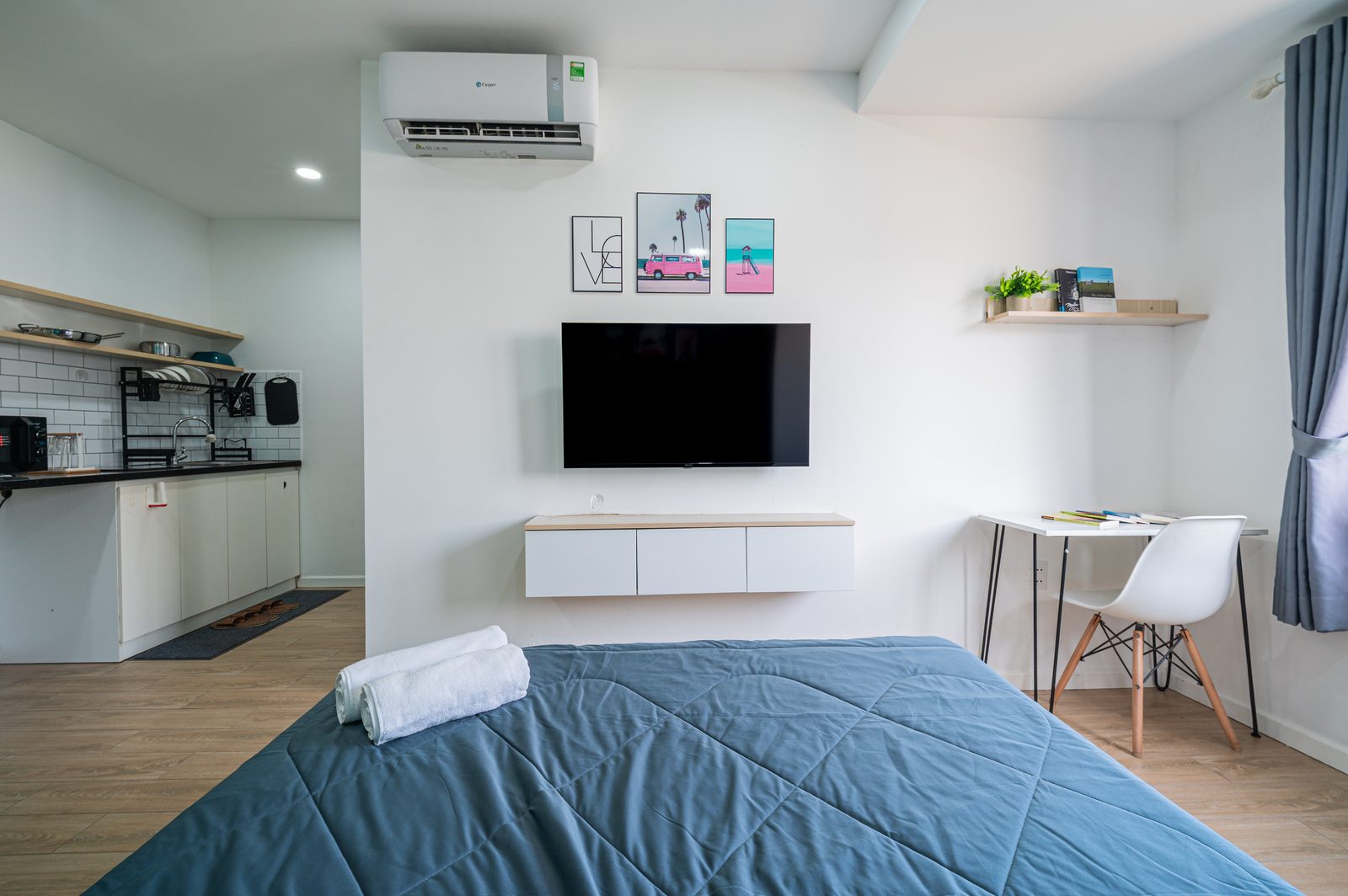 Studio 5.4 interior, photo 6 of 13